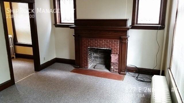 Foto del edificio - 827 E 2nd St