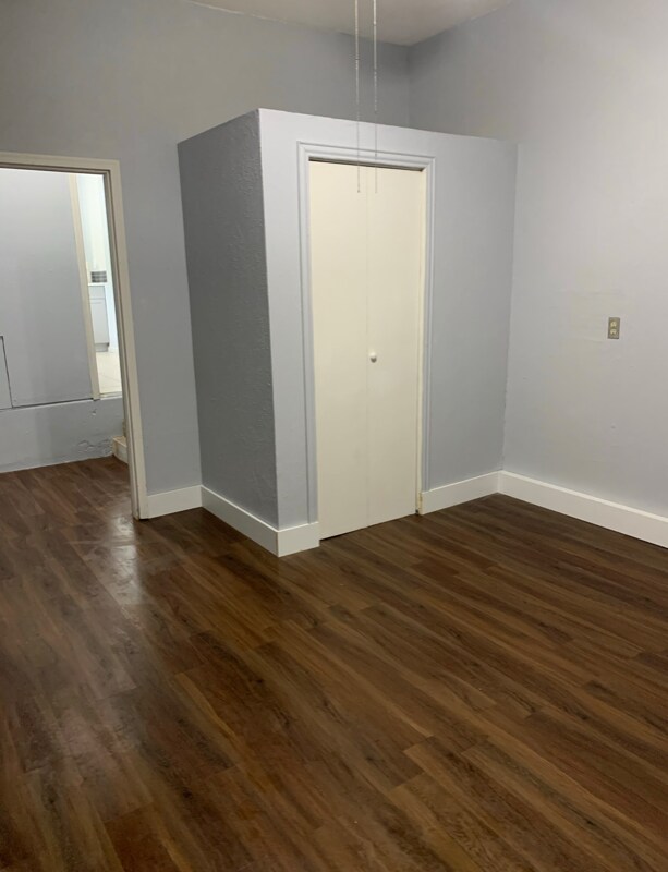 Building Photo - 35 Fallbrook Cir