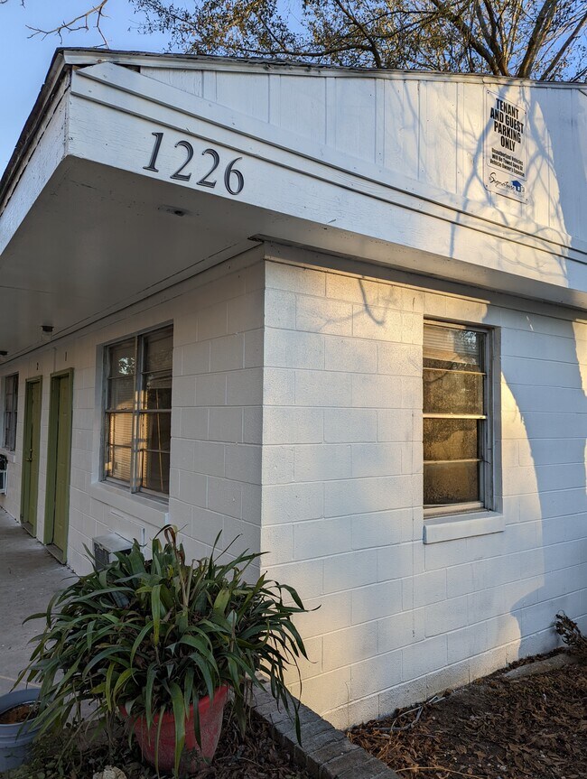 Building Photo - 1226 43rd Ave