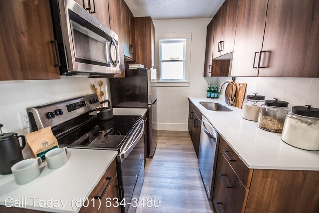 Building Photo - 446 E 300 S