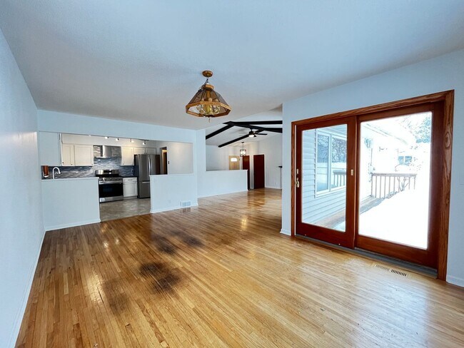 Foto del edificio - 3508 Flag Ave N