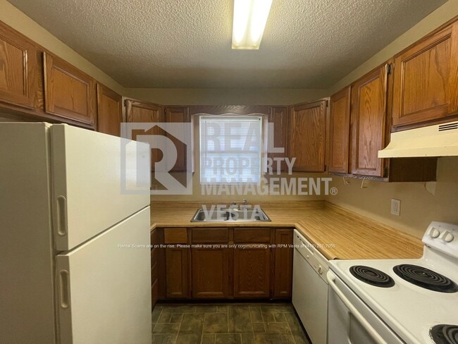 Foto del edificio - Three Bedroom Home in Warner Robins