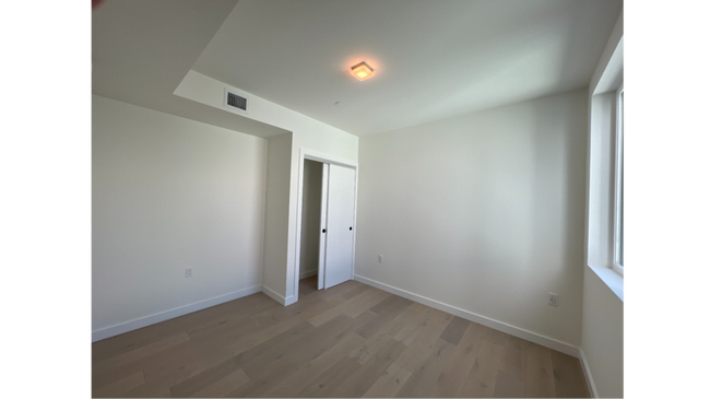 Building Photo - 345 8th St