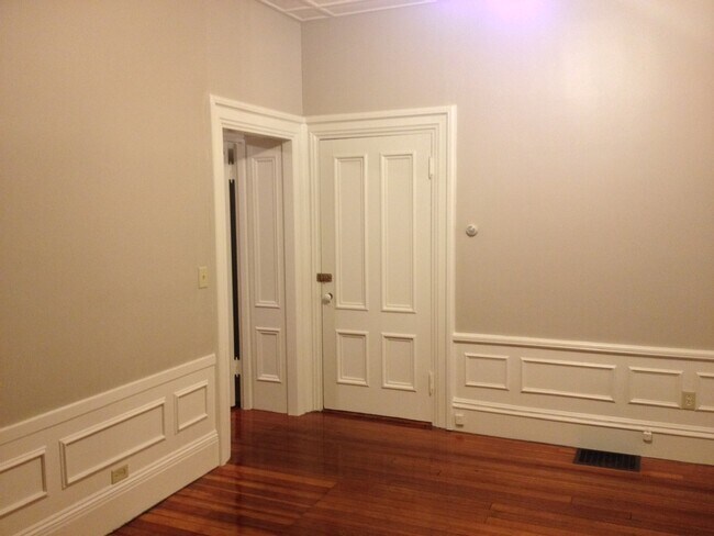 Building Photo - 7 Cypress Park