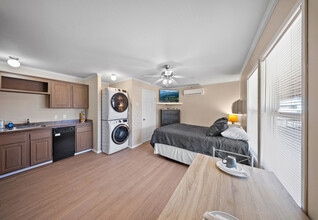Building Photo - 58245 W Homestead Dr