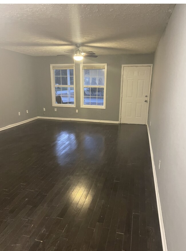 Living room - 2618 Wren Cir