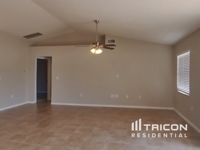 Building Photo - 2257 Barn Owl Ave