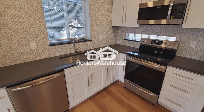 Foto del edificio - 3618 N Monaco St Pkwy