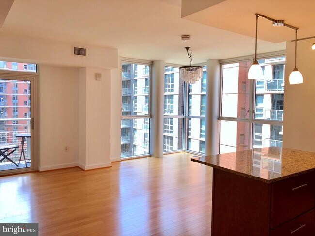Foto del edificio - 1025 1st St SE