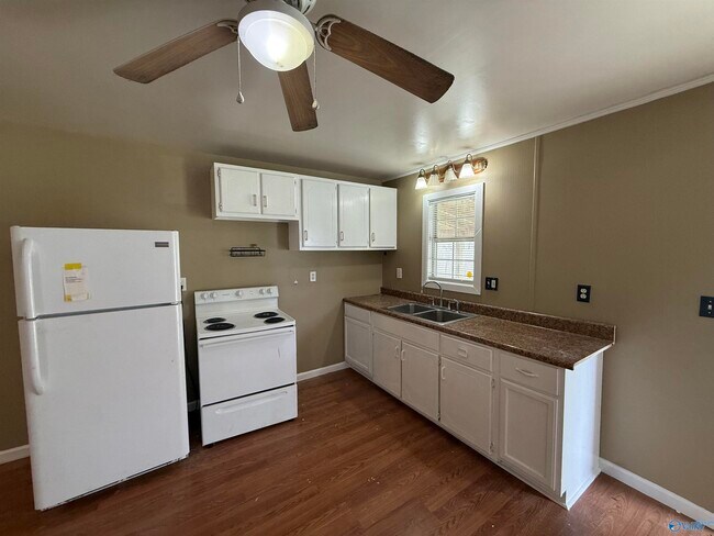 Foto del edificio - 215 Brian Dr