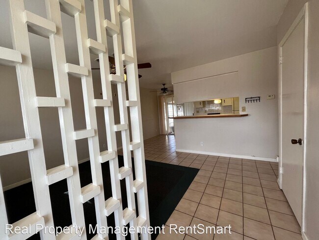 Building Photo - 2 br, 1 bath House - 102 E. Croslin Street
