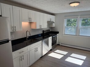Building Photo - 18 Briarwood Dr