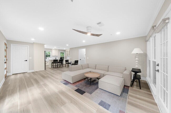 Building Photo - 5061 Avalon Dr