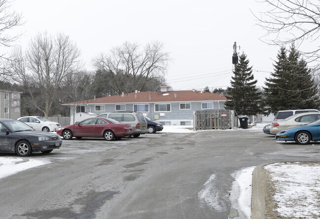 Foto del edificio - 8963 Syndicate Ave