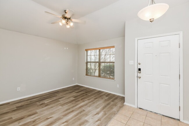 Foto del edificio - 1842 Reynolds St