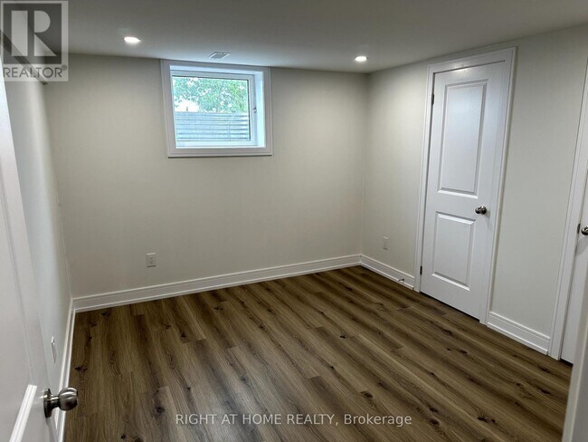 Building Photo - 4497 Solina Rd