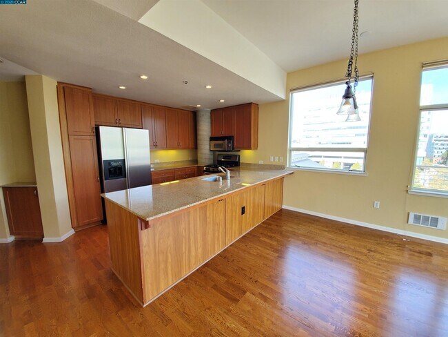 Building Photo - 5855 Horton St