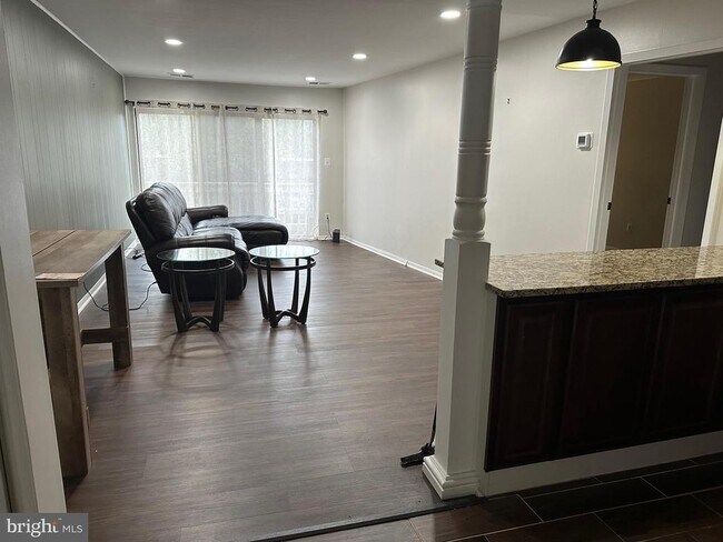 Foto del edificio - 8502 Barrington Ct