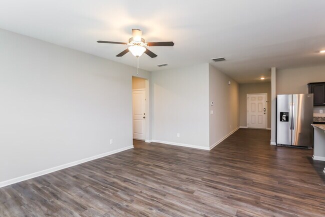 Foto del edificio - 3735 Newbury Pl