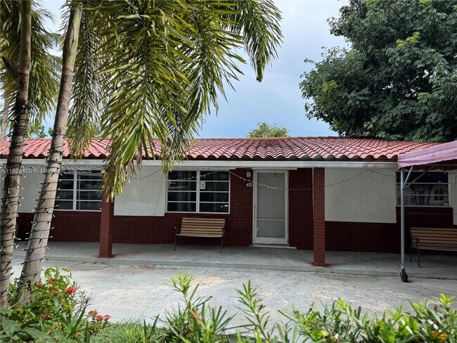 Foto del edificio - 470 NE 127th St