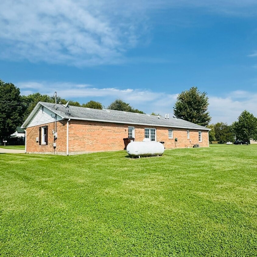 Building Photo - 3856 Kehr Rd