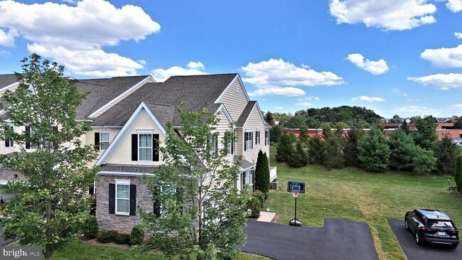 Building Photo - 2007 Pleasant Valley Dr