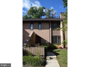 Building Photo - 112 Woodgate Ln