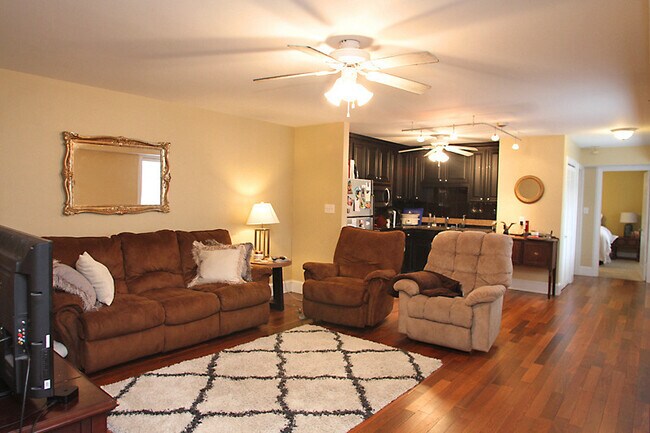 Building Photo - Village District 2-Bedroom Condo - Walkable to Shopping + Dining!