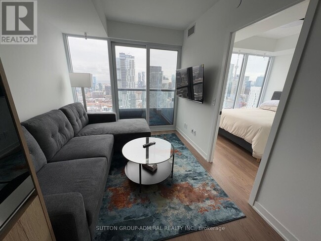 Building Photo - 319 Jarvis St