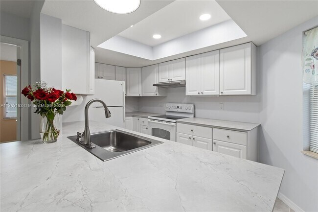 Building Photo - 3290 SE Aster Ln