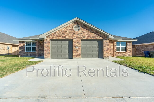 Building Photo - 107 Lost Trl