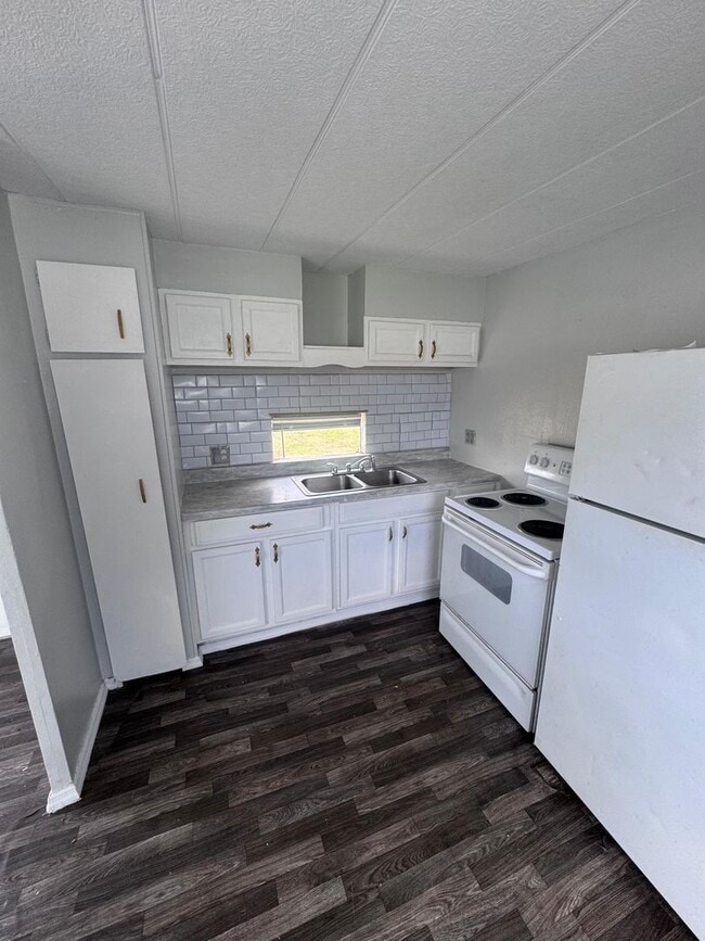 Foto del edificio - 1707 Reynolds Rd