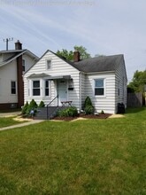 Building Photo - 205 Laprairie St