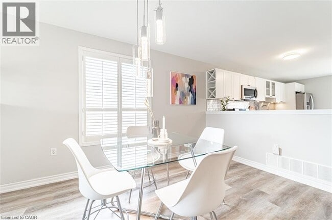 Photo du bâtiment - 12 Shadetree Crescent