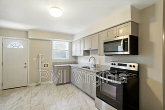 Building Photo - 3237 Verdun Ave