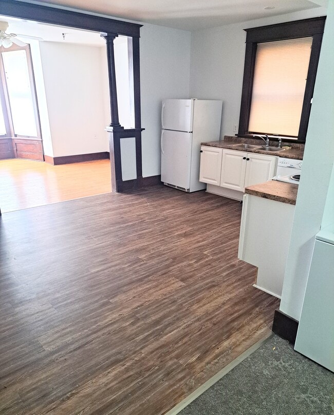 Building Photo - Welch Hotel Senior Apartments