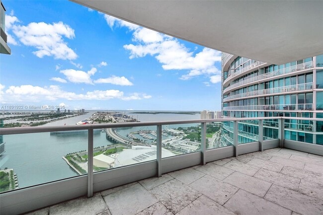 Building Photo - 900 Biscayne Blvd