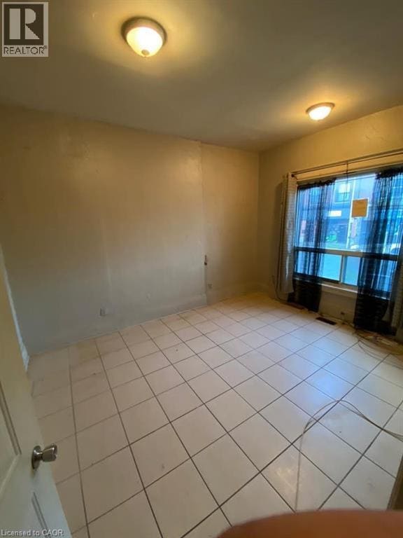 Photo du bâtiment - 608 King St E