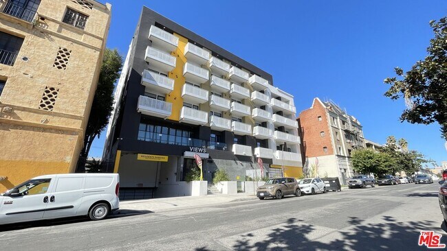 Foto del edificio - 723 St Andrews Pl
