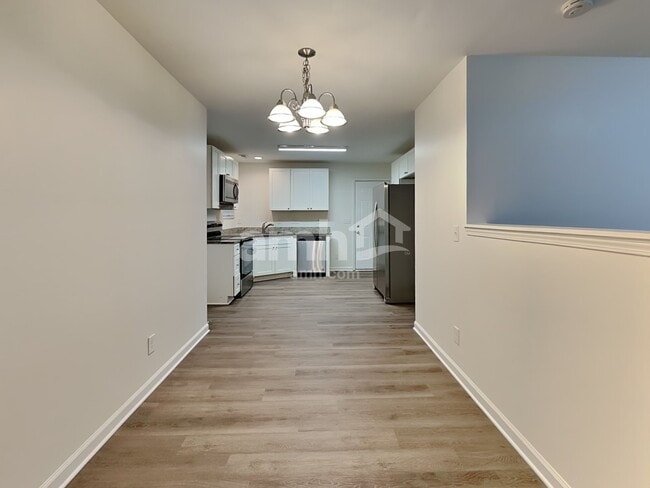 Building Photo - 132 Drewsbury Dr