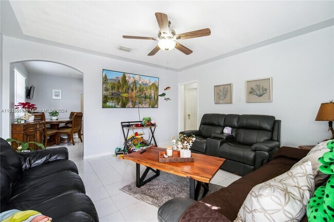 Foto del edificio - 421 SW 79th Ave
