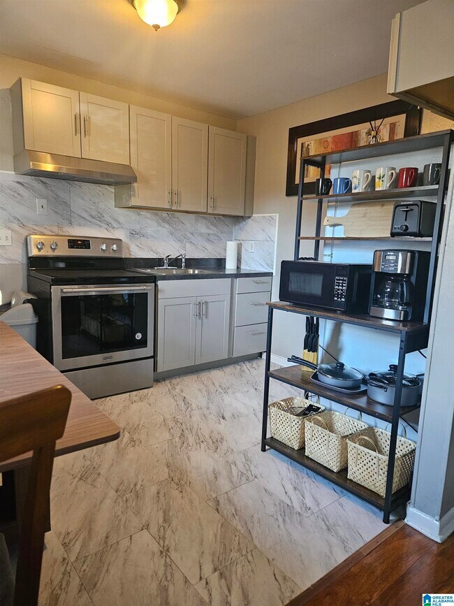 Foto del edificio - 128 Thomas Cir