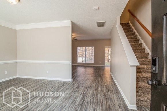Building Photo - 2302 Equestrian Dr