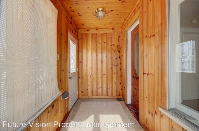Building Photo - 4 br, 2.5 bath House - 808 Kelly Ave Unit F