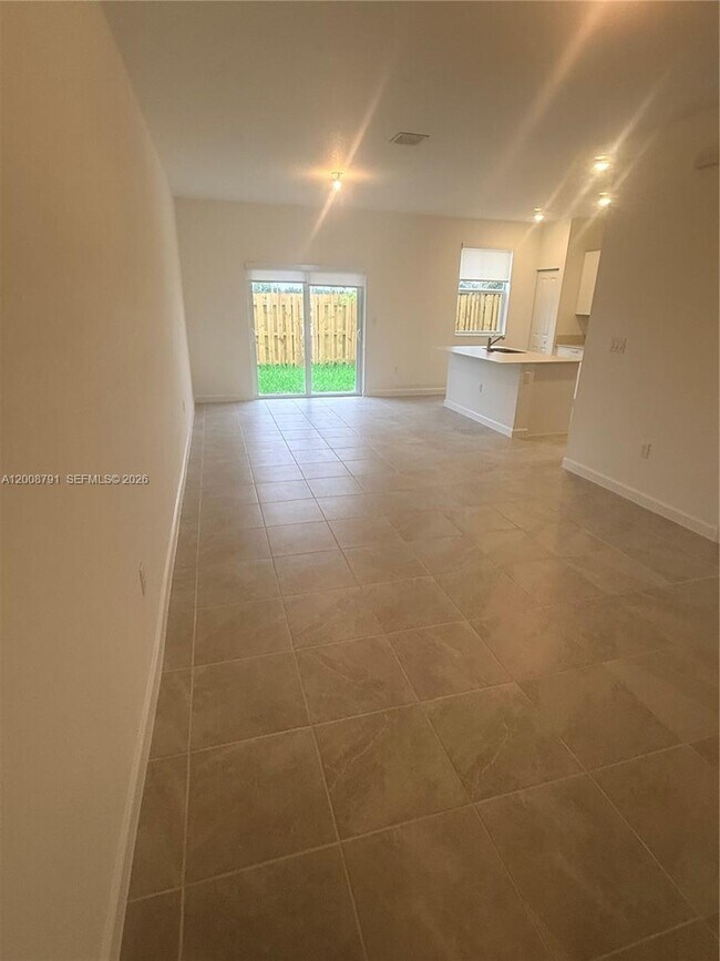 Foto del edificio - 2746 SE 24th Terrace