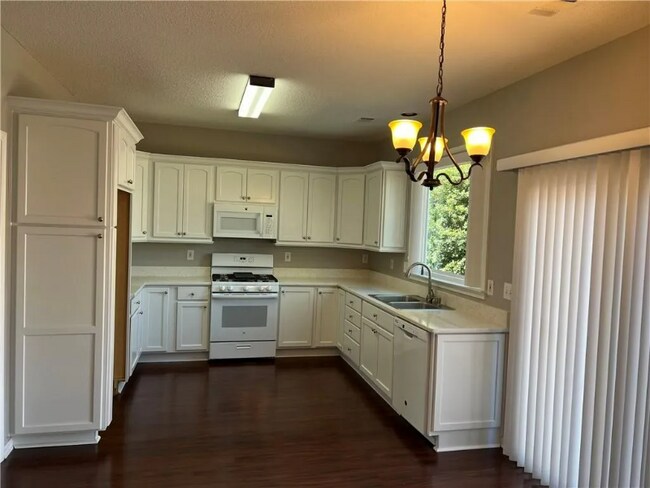 Building Photo - 4030 Ridgefair Dr