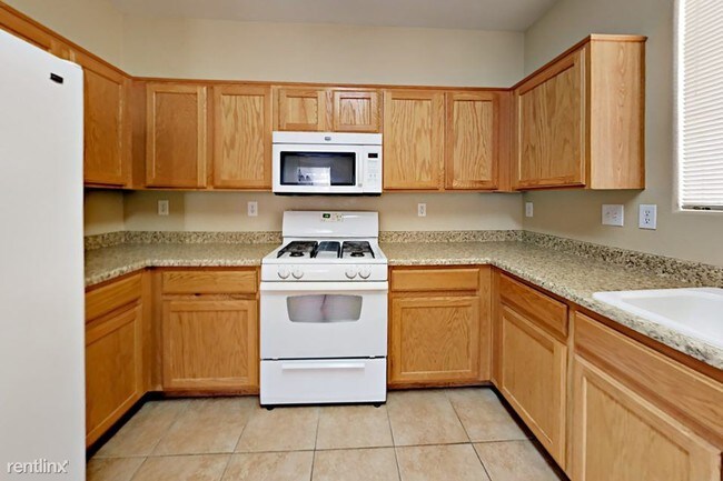 Building Photo - 1322 Cactus Village Ave