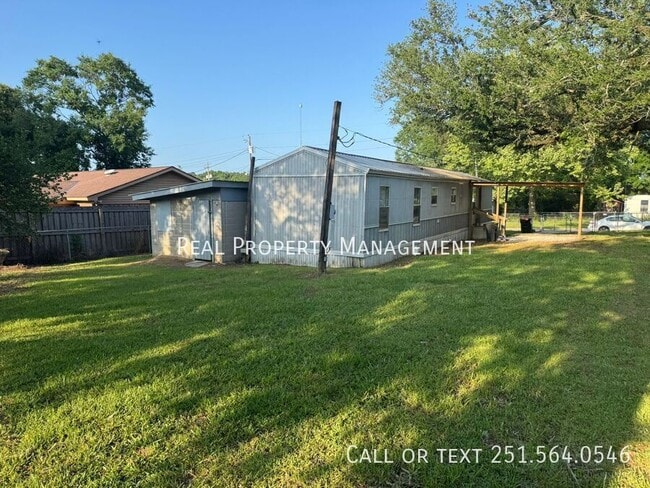 Foto del edificio - 3101 Western Hills Dr W