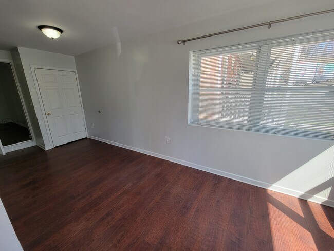 bed 1 - 209 Bridge St