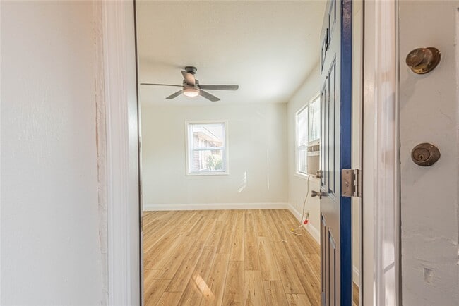 Building Photo - 2303 Rosewood St